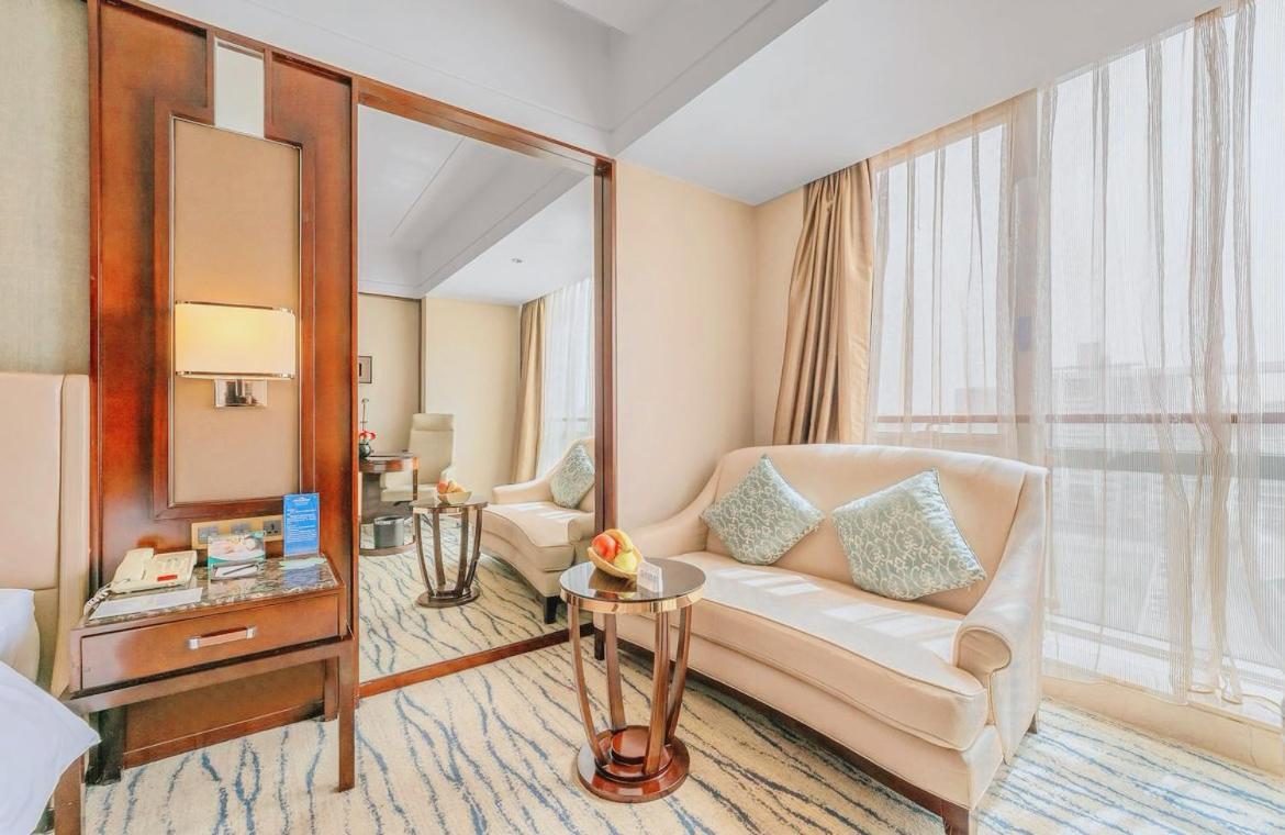 โฮเวิร์ด จอห์นสัน คางต้า พลาซา ชิงเต่า โฮเต็ล Hotel Xianlang ภายนอก รูปภาพ
