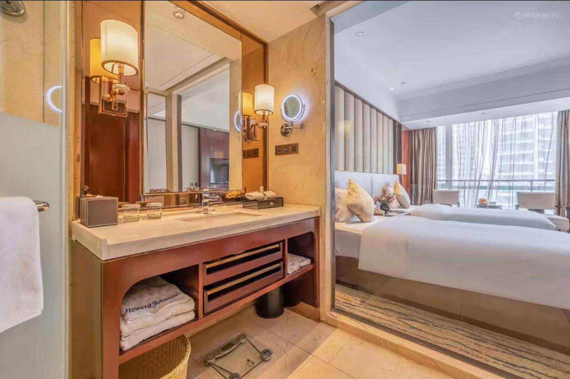 โฮเวิร์ด จอห์นสัน คางต้า พลาซา ชิงเต่า โฮเต็ล Hotel Xianlang ภายนอก รูปภาพ
